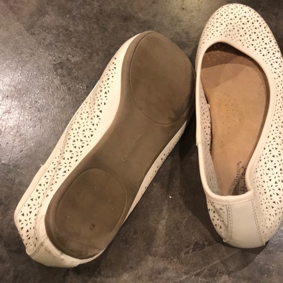 Croft & Borrow White Floral Flats Sz 9-10 - Picture 6 of 6